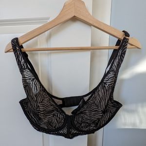 Victoria's Secret Zebra Stripe Unlined Plunge Bra in 34DDD